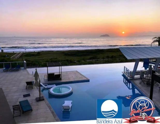 Ape Estilo Resort C/ Pe Na Areia E Vista Mar, Proximo Ao Beto Carrero Piçarras Dış mekan fotoğraf