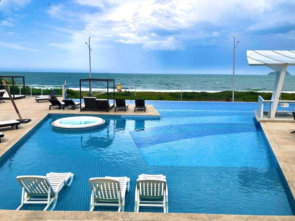 Ape Estilo Resort C/ Pe Na Areia E Vista Mar, Proximo Ao Beto Carrero Piçarras Dış mekan fotoğraf