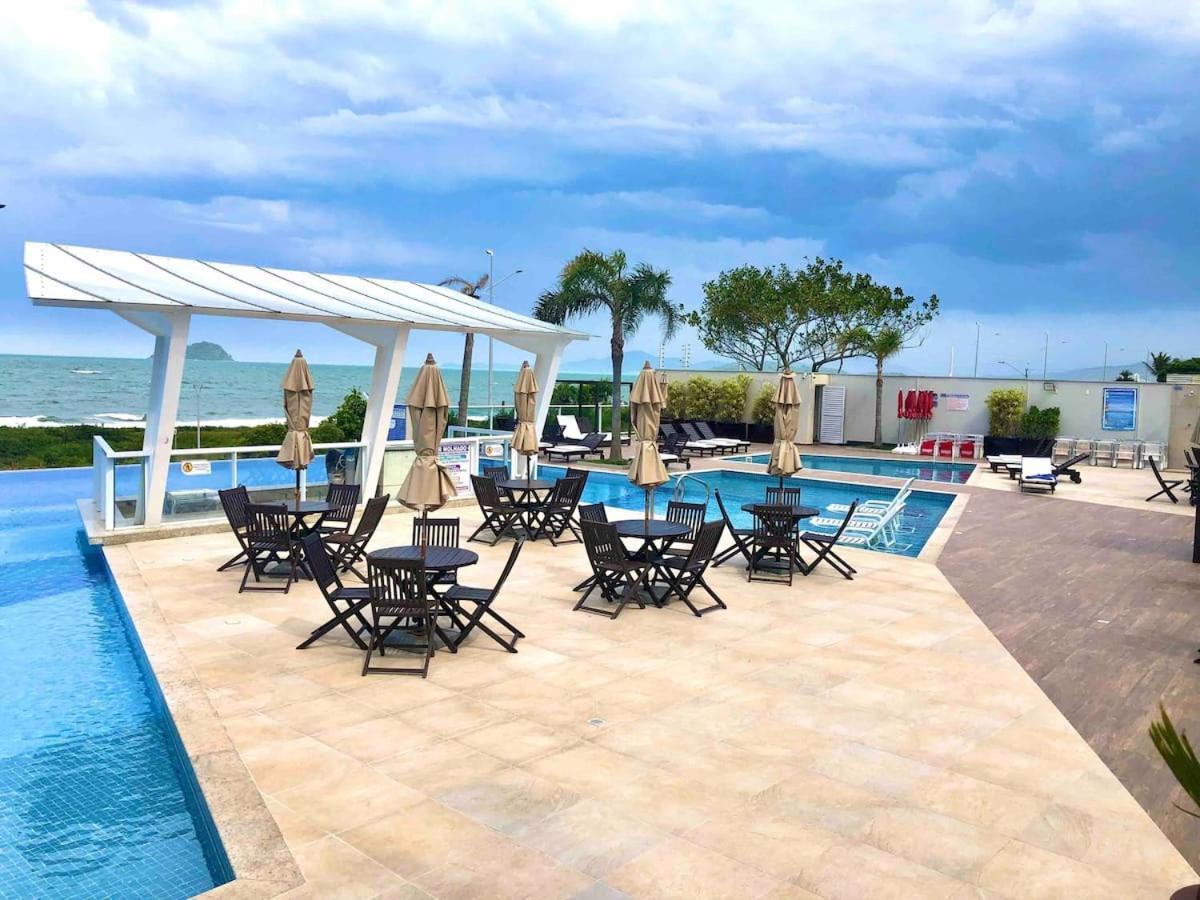 Ape Estilo Resort C/ Pe Na Areia E Vista Mar, Proximo Ao Beto Carrero Piçarras Dış mekan fotoğraf