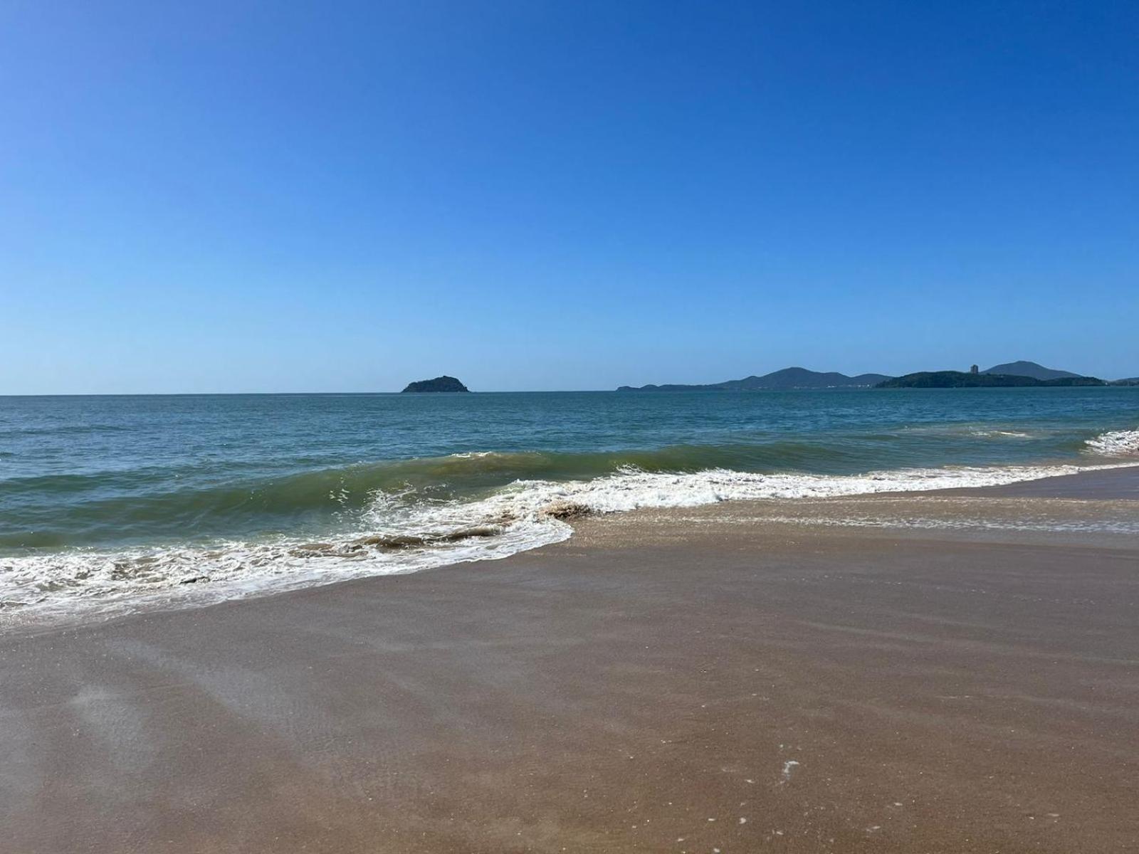 Ape Estilo Resort C/ Pe Na Areia E Vista Mar, Proximo Ao Beto Carrero Piçarras Dış mekan fotoğraf