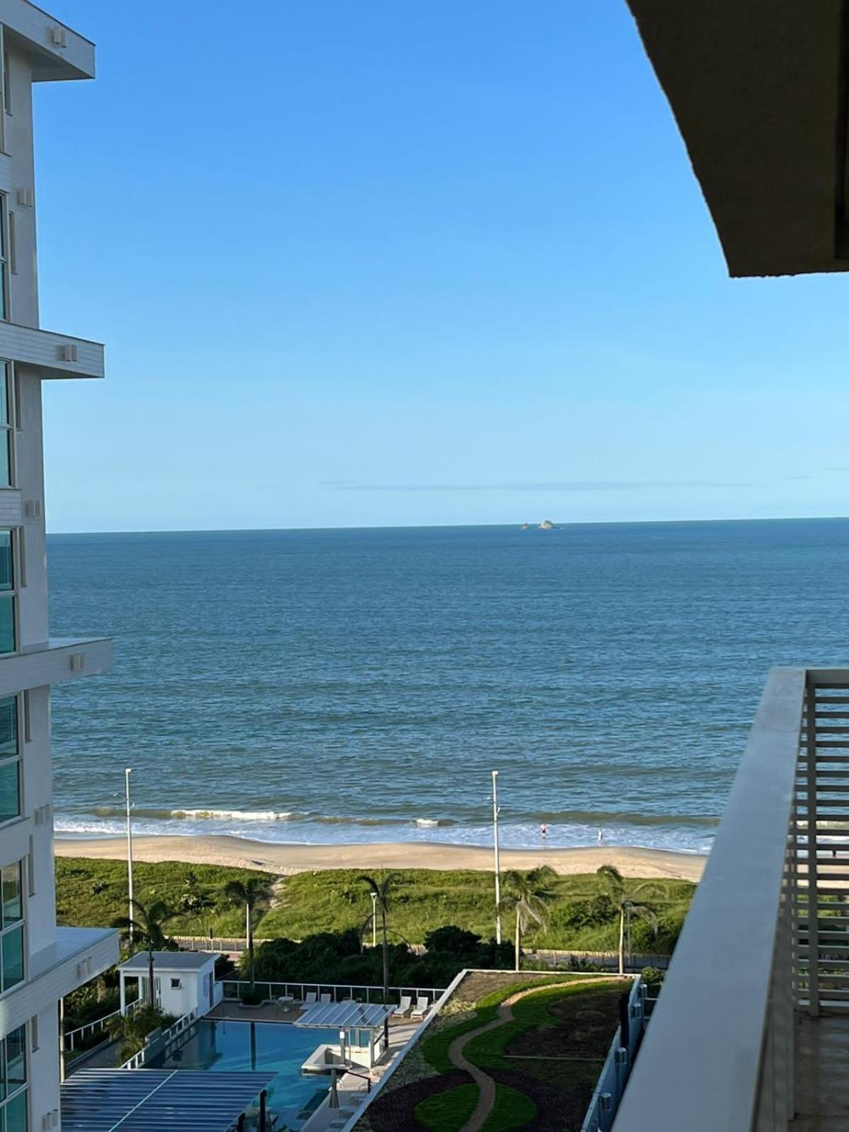 Ape Estilo Resort C/ Pe Na Areia E Vista Mar, Proximo Ao Beto Carrero Piçarras Dış mekan fotoğraf